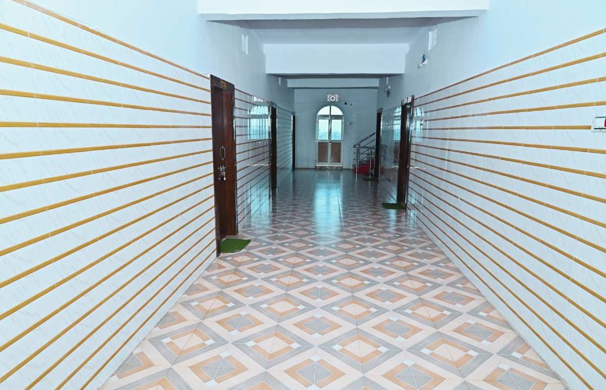 Hotel Lobby 06